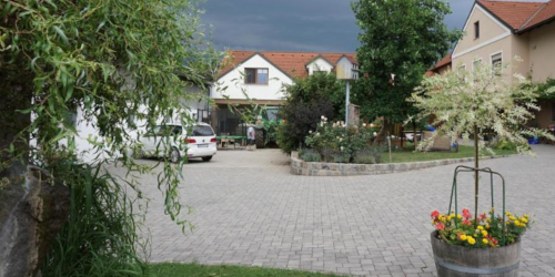 Ferienwohnungen und Zimmer Am Arkadenhof