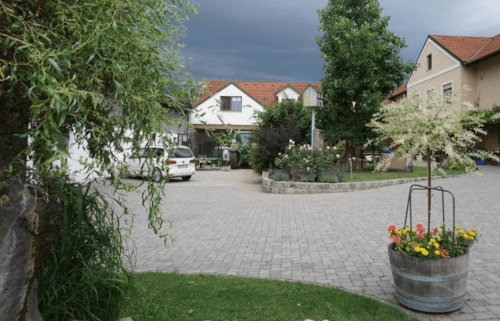 Ferienwohnungen und Zimmer Am Arkadenhof