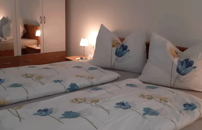 Am Arkadenhof - Morgensun